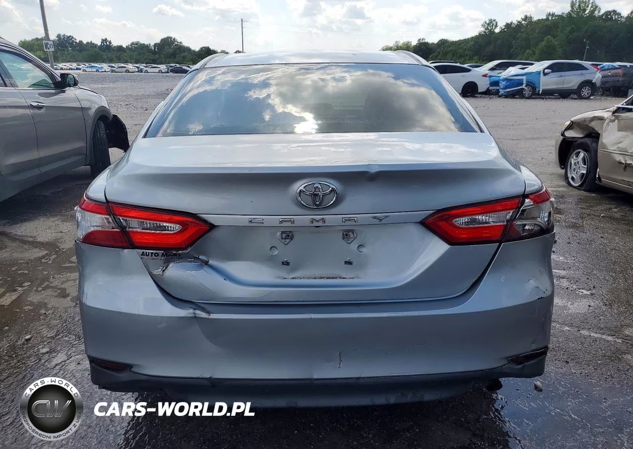 2018 Toyota Camry Le VIN:4T1B11HK1JU061140 - 6