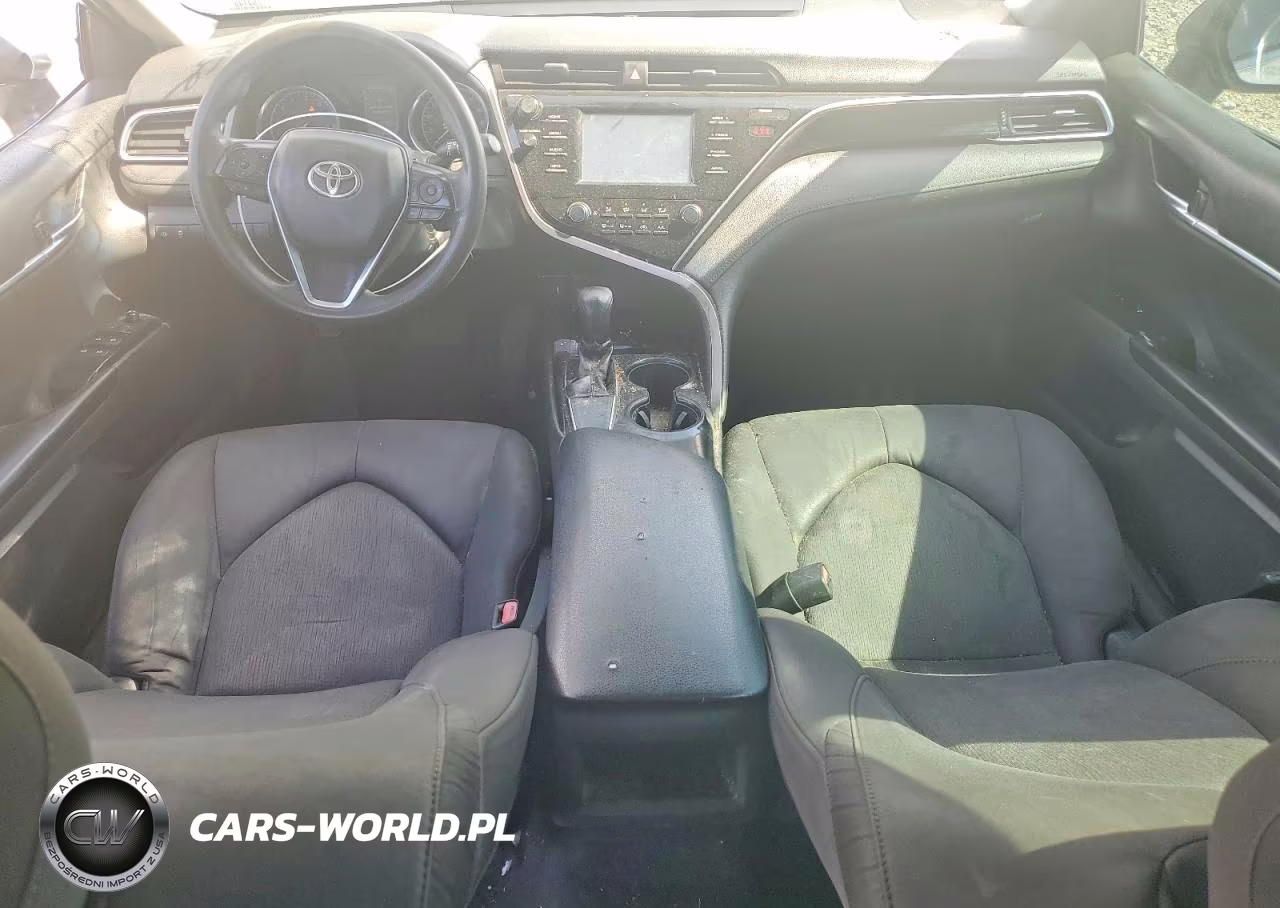 2018 Toyota Camry Le VIN:4T1B11HK1JU061140 - 8