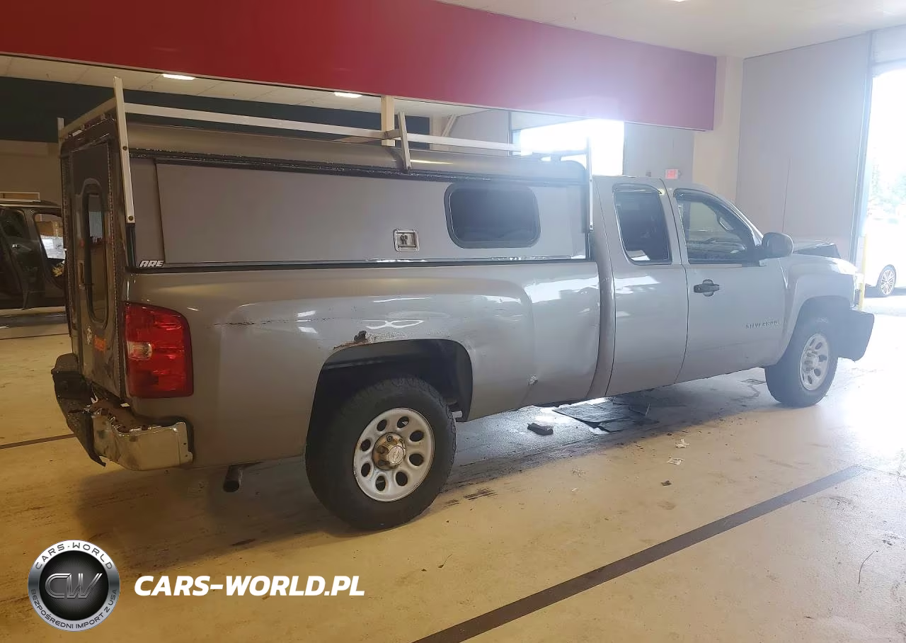 2008 Chevrolet Silverado C1500 VIN:1GCEC19J78E169431 - 3