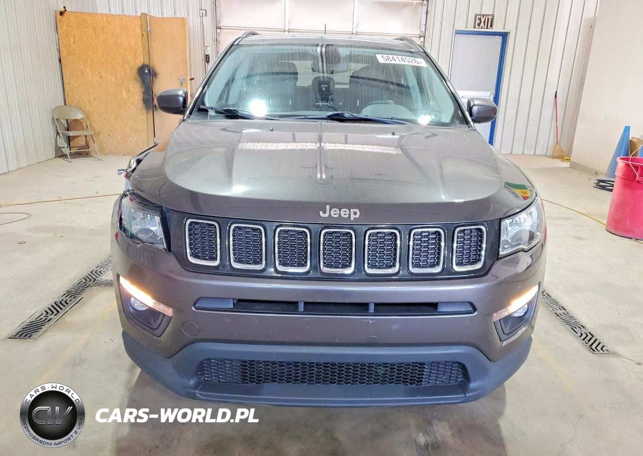 2019 Jeep Compass Latitude VIN:3C4NJDBBXKT672999 - 5
