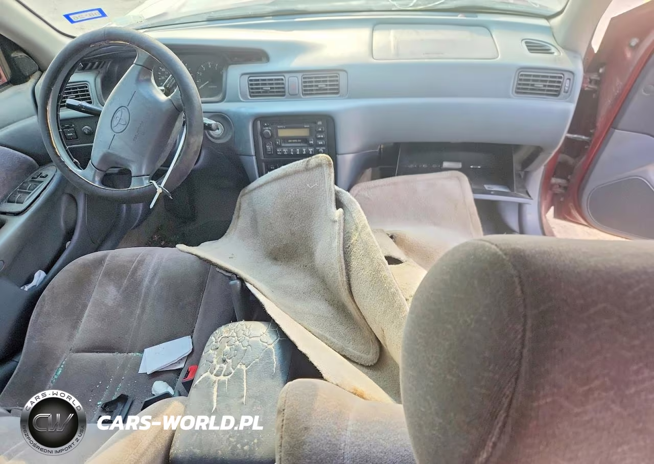 1999 Toyota Camry Le VIN:4T1BG28K4XU443000 - 8