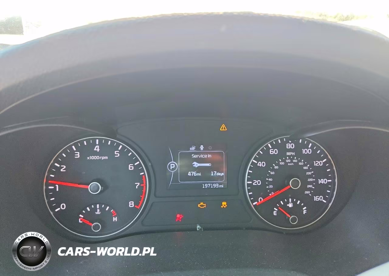 2017 Kia Optima Lx VIN:5XXGT4L38HG147583 - 9