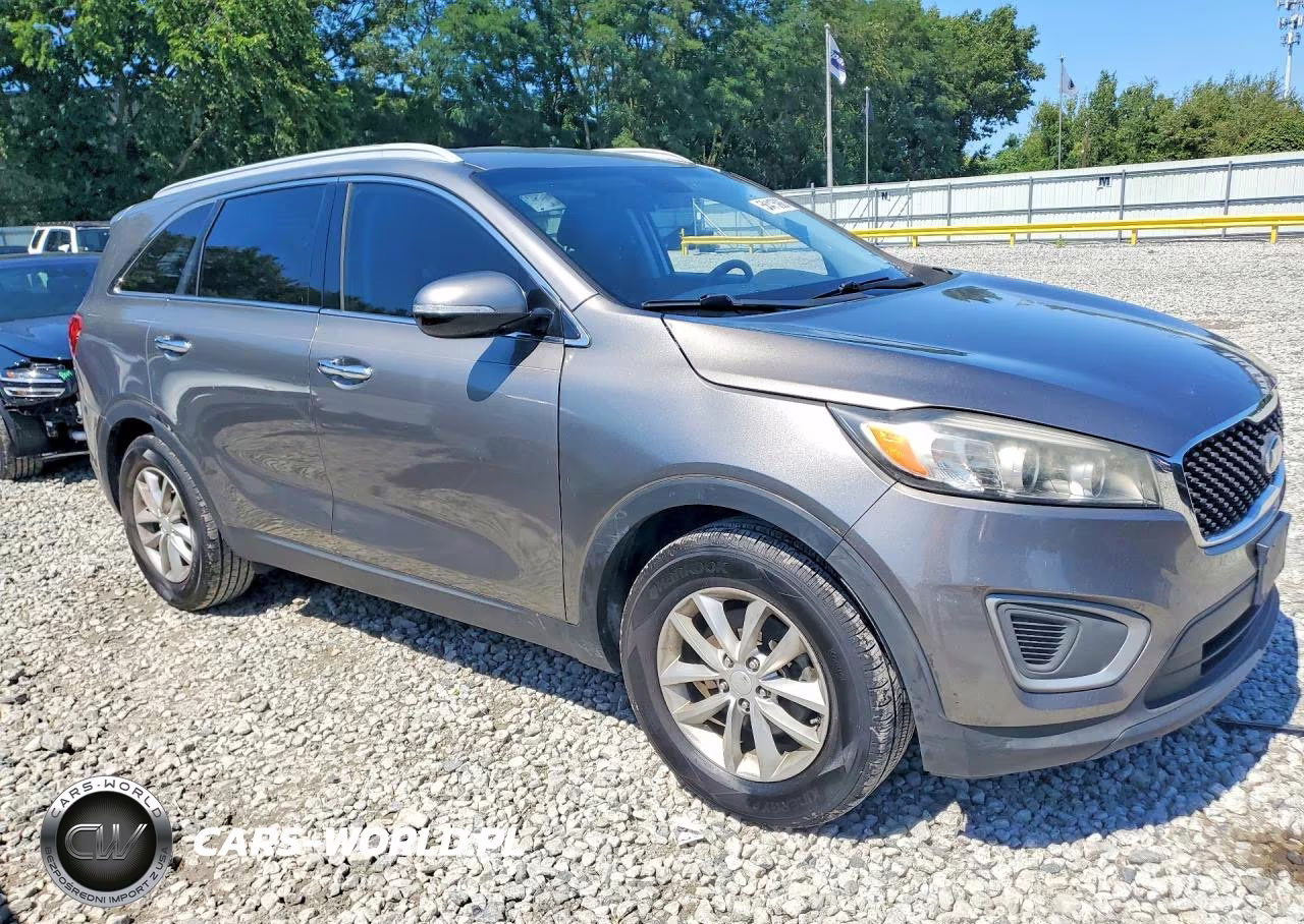 2016 Kia Sorento Lx VIN:5XYPG4A35GG076814 - 4