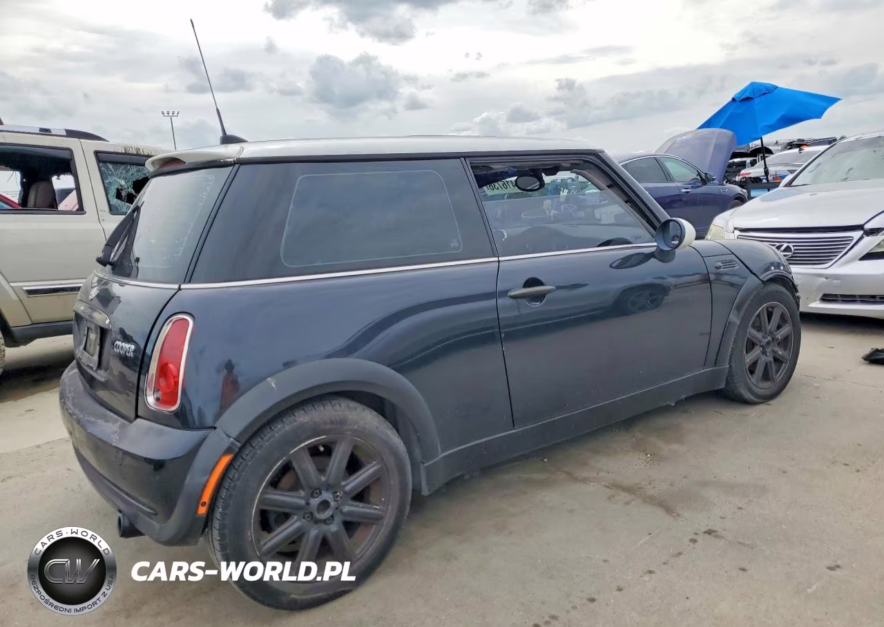 2005 Mini Cooper VIN:WMWRC33455TJ64829 - 3