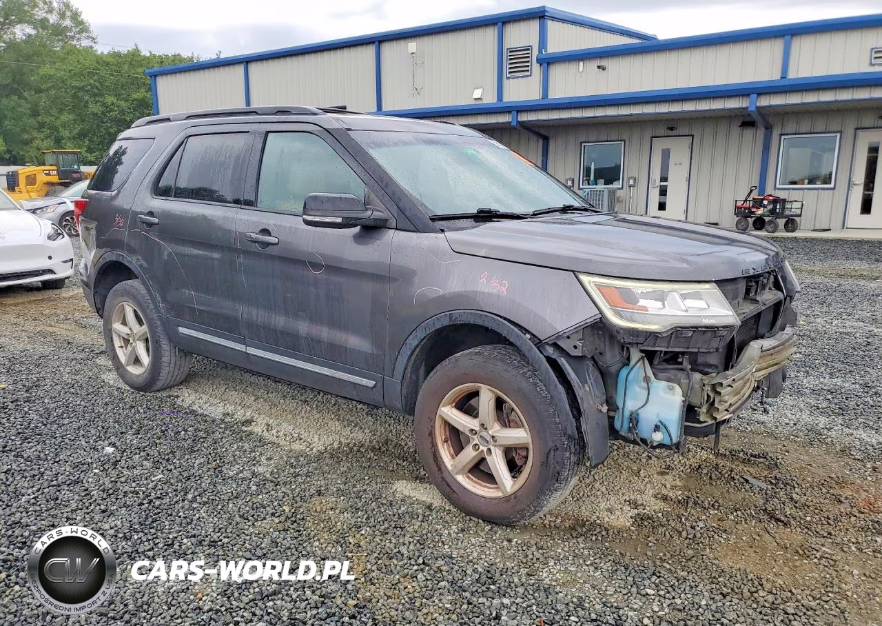 2017 Ford Explorer Xlt VIN:1FM5K8D87HGC24119 - 4