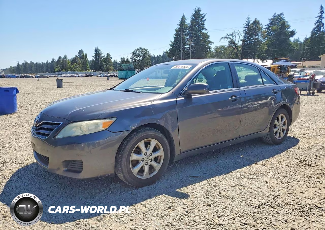 2011 Toyota Camry Le – zdjęcie 1 z 12