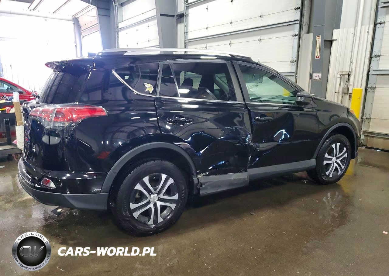 2018 Toyota Rav4 Le VIN:2T3BFREV2JW769385 - 3