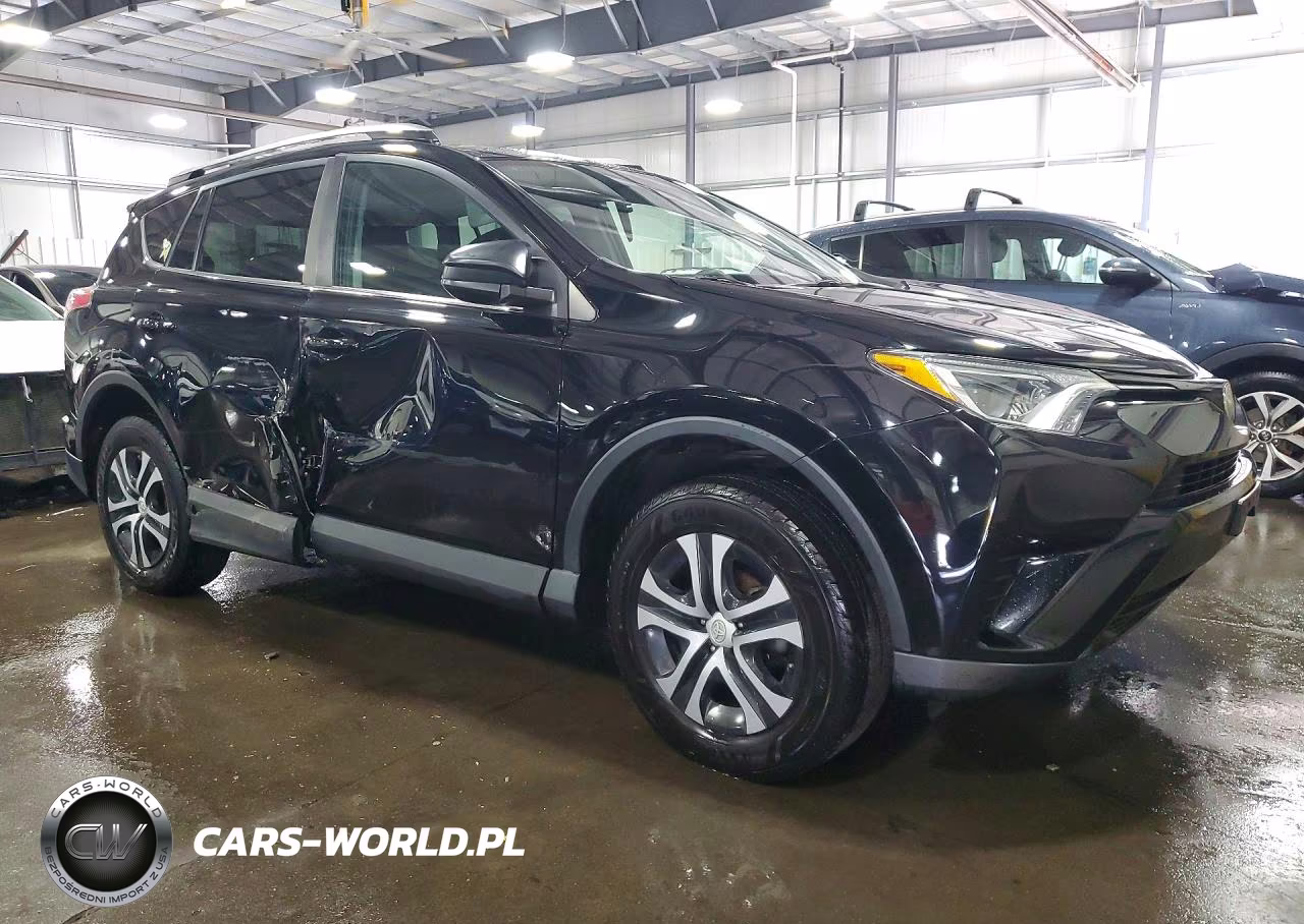 2018 Toyota Rav4 Le VIN:2T3BFREV2JW769385 - 4