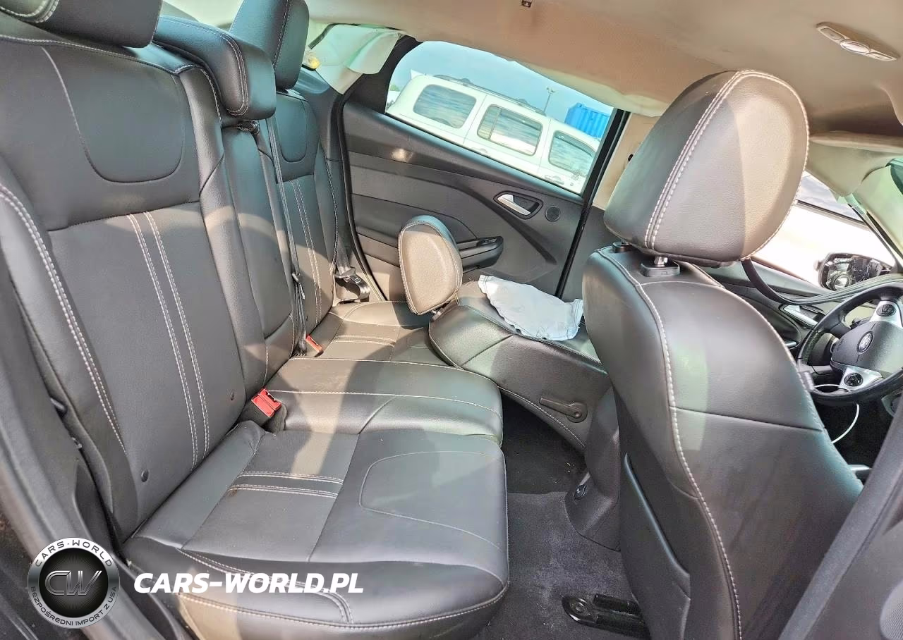 2014 Ford Focus Titanium VIN:1FADP3J2XEL107177 - 10