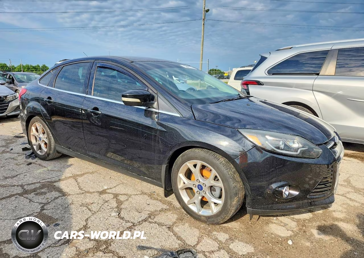 2014 Ford Focus Titanium VIN:1FADP3J2XEL107177 - 4
