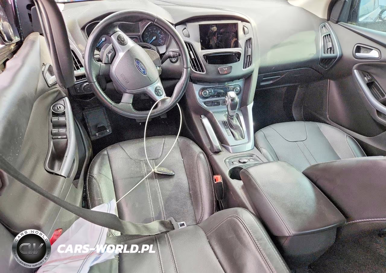 2014 Ford Focus Titanium VIN:1FADP3J2XEL107177 - 8