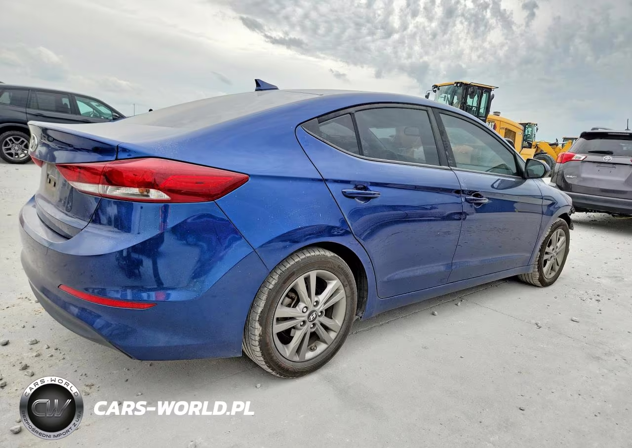 2018 Hyundai Elantra Value Edition VIN:5NPD84LF5JH392589 - 3