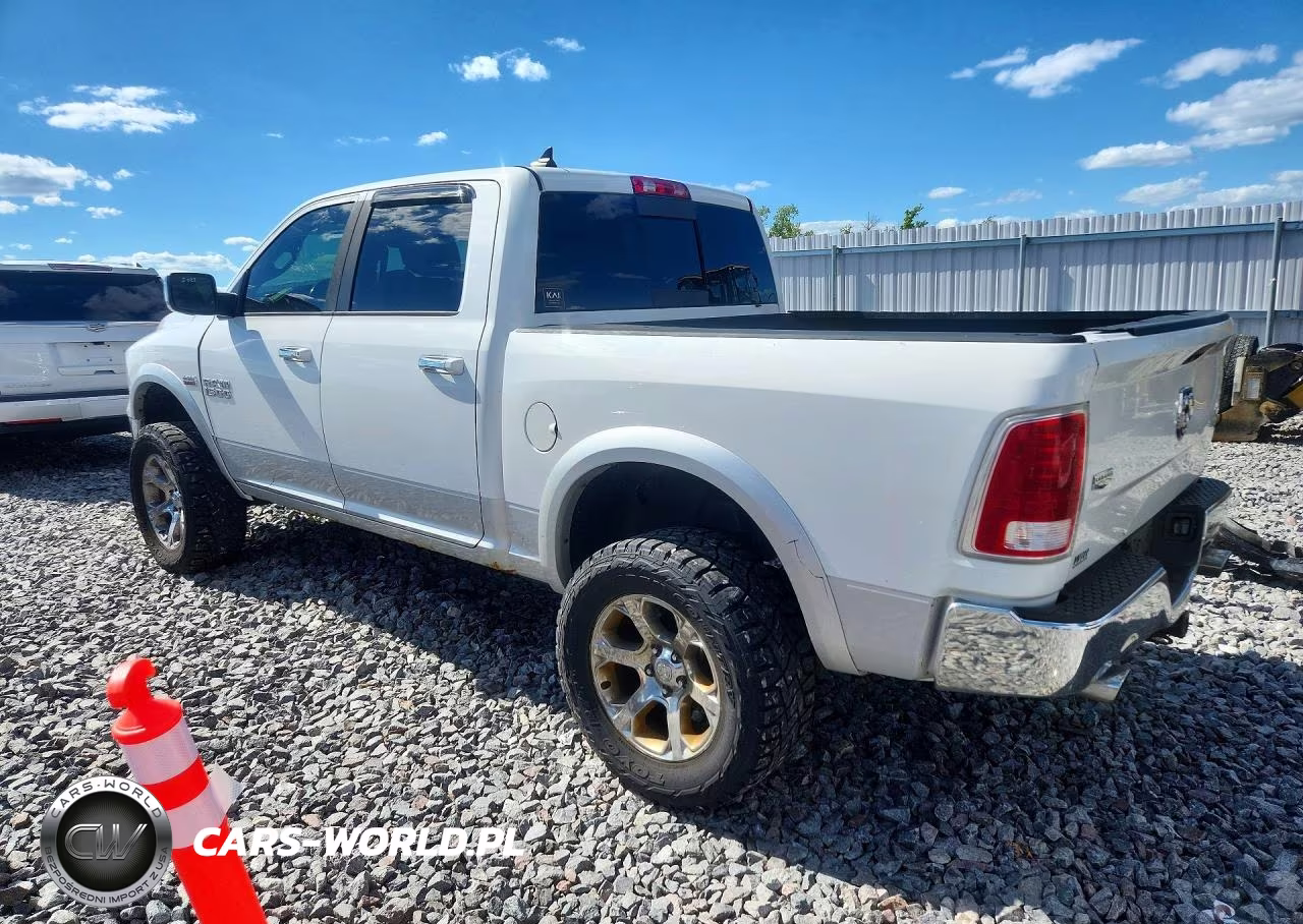 2015 Ram 1500 Laramie VIN:1C6RR7NT5FS767050 - 2