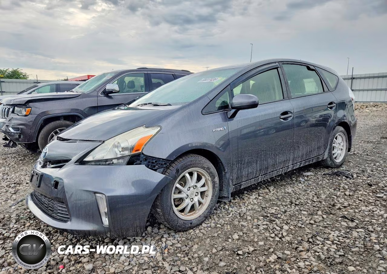 2013 Toyota Prius V Three – zdjęcie 1 z 12