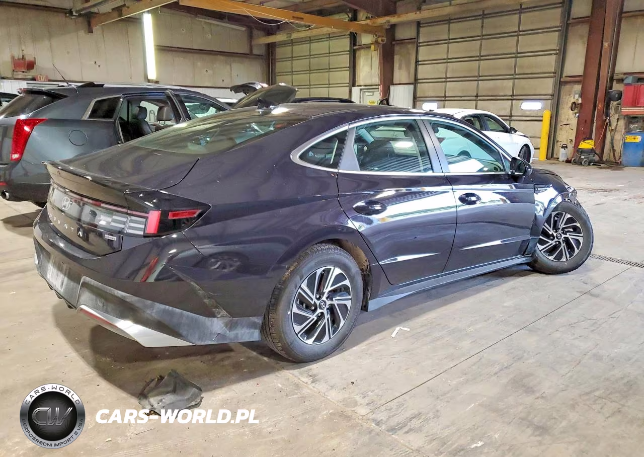 2026 Hyundai Sonata Hybrid Blue VIN:KMHL24JJ0TA168317 - 3