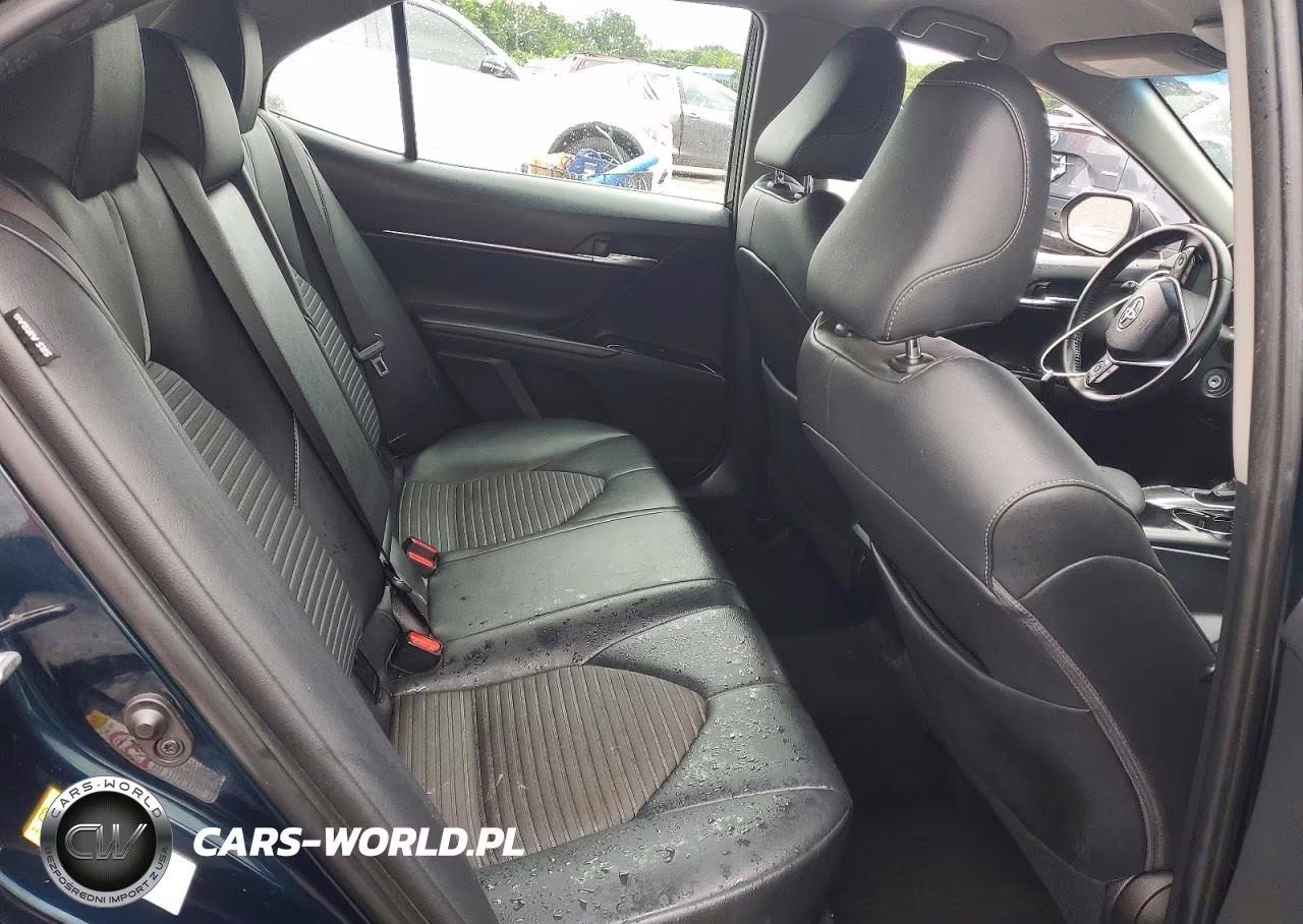 2018 Toyota Camry Se VIN:4T1B11HK9JU553883 - 10