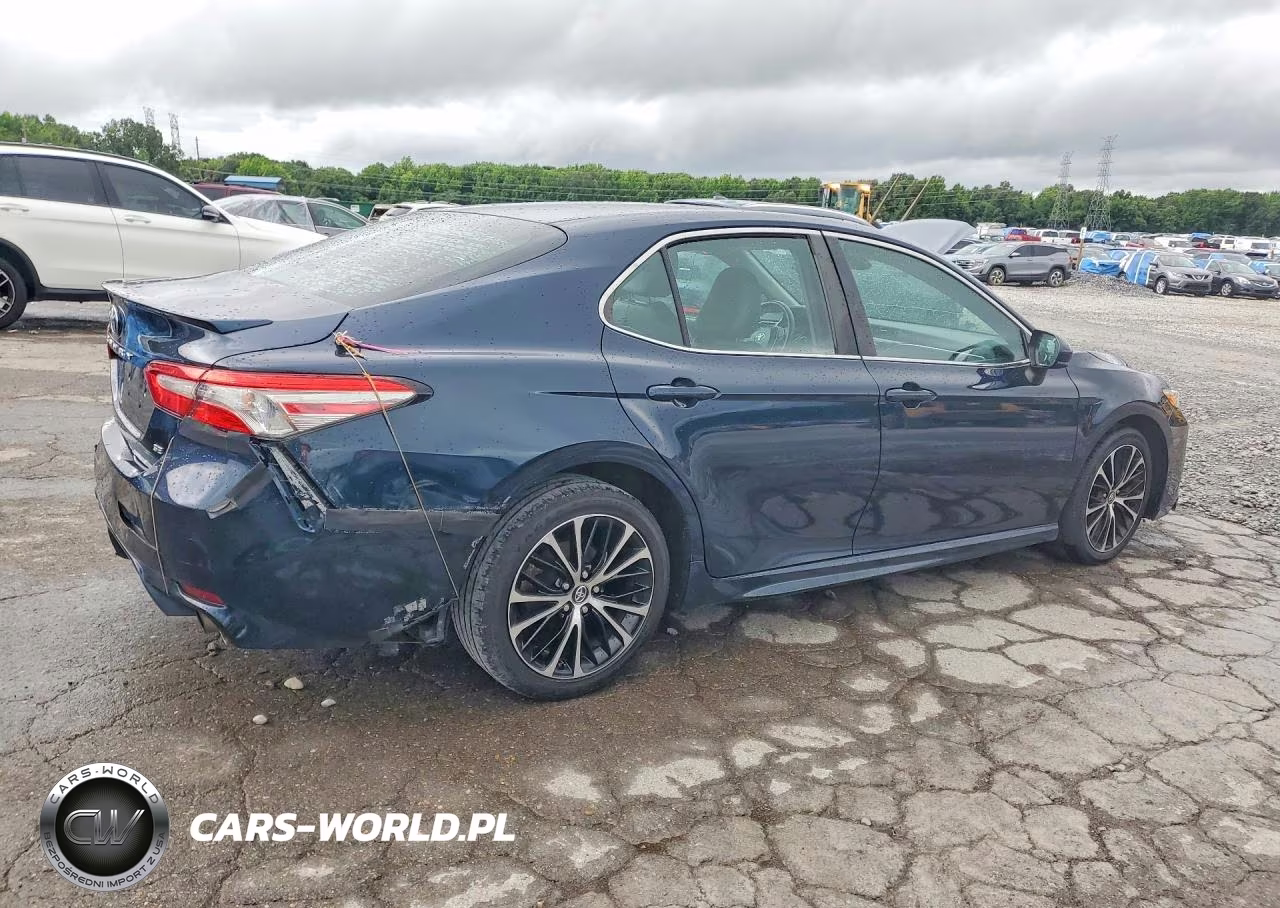 2018 Toyota Camry Se VIN:4T1B11HK9JU553883 - 3