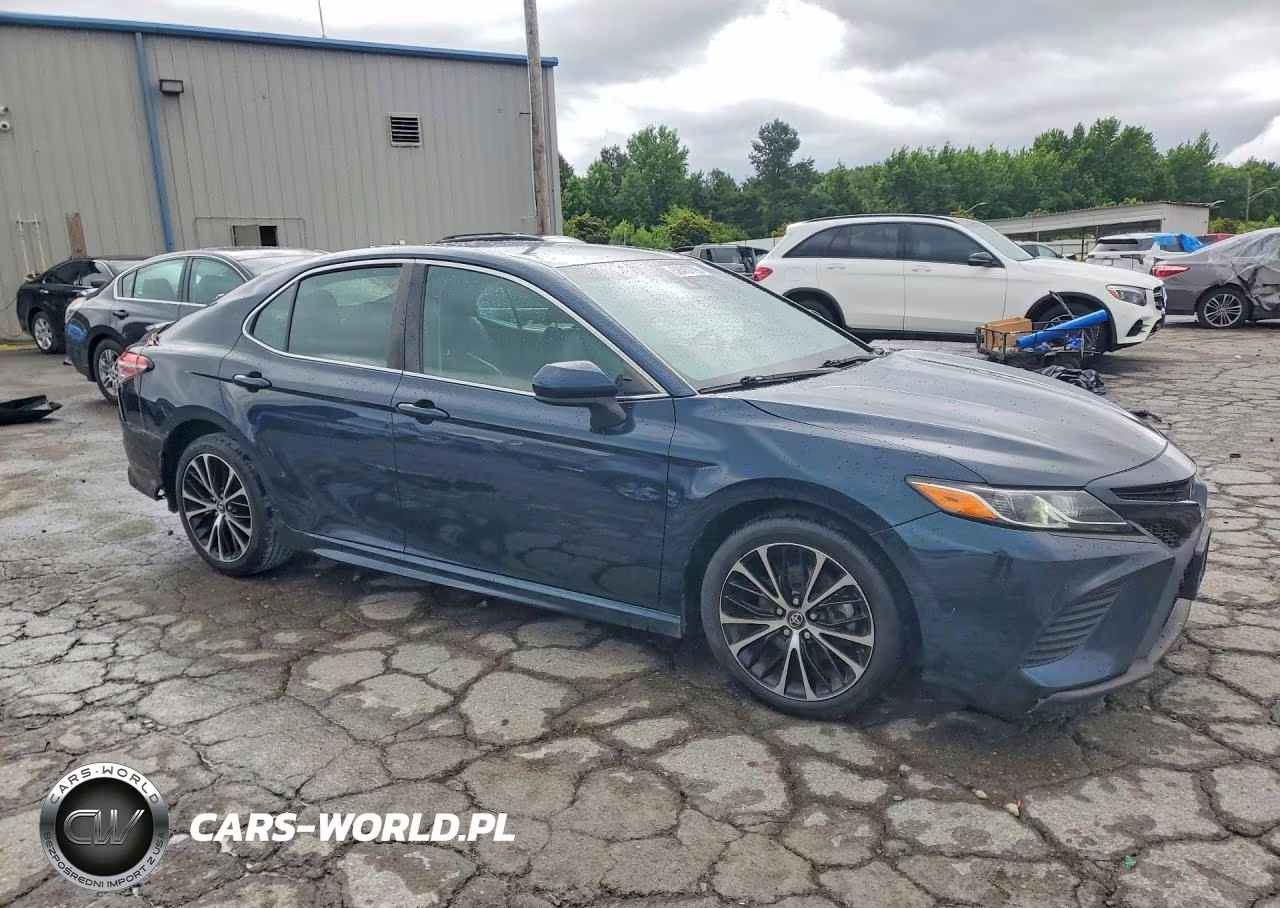 2018 Toyota Camry Se VIN:4T1B11HK9JU553883 - 4