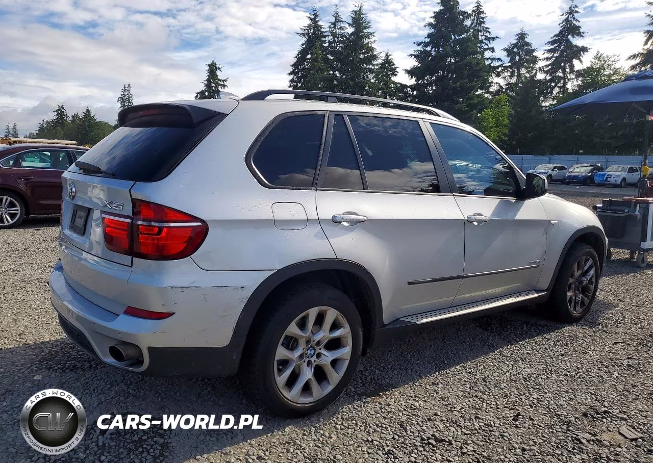2012 BMW X5 xDrive35I VIN:5UXZV4C57CL747622 - 3