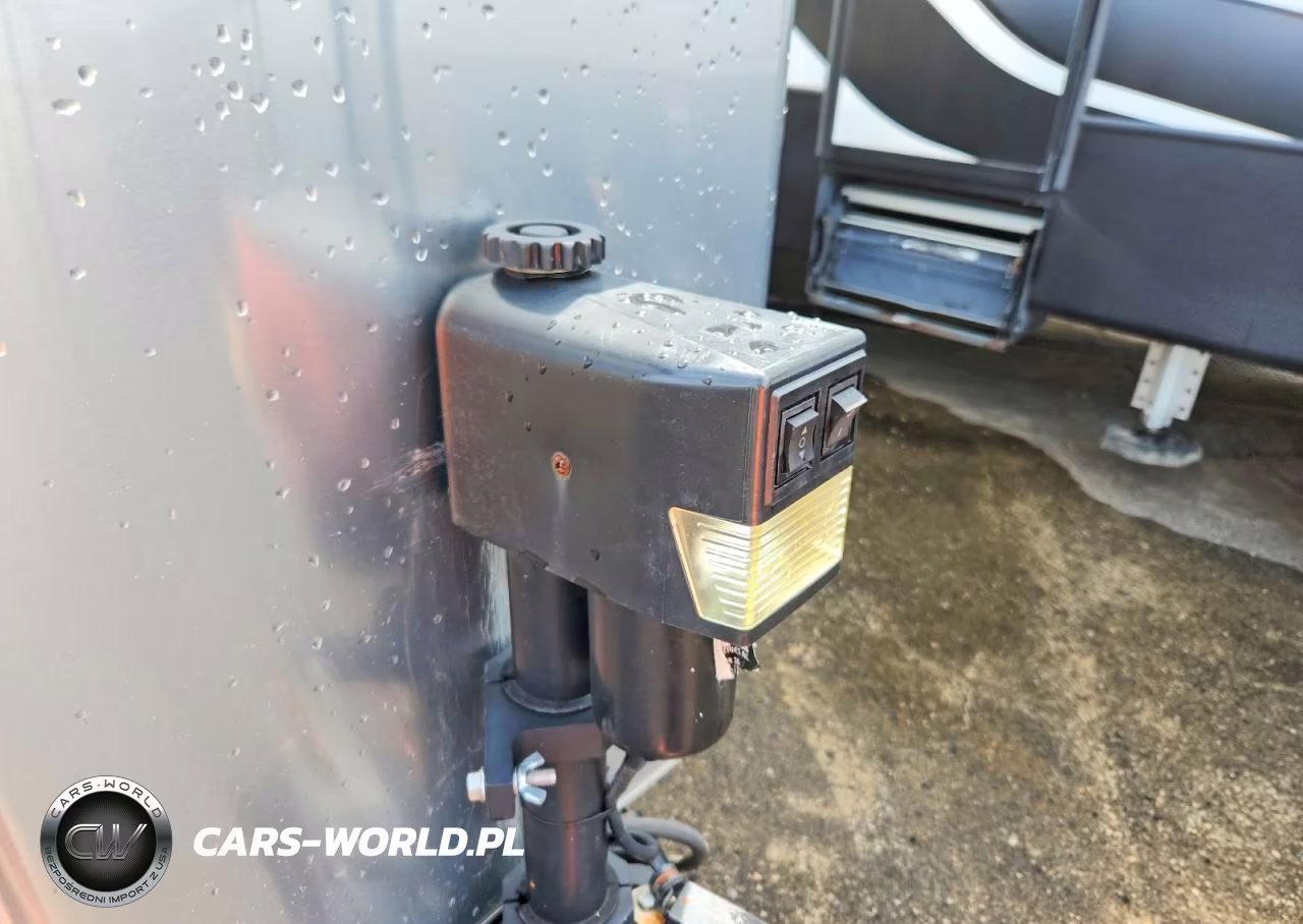 2019 Airstream Camper VIN:1STX9YJ25KJ546553 - 8