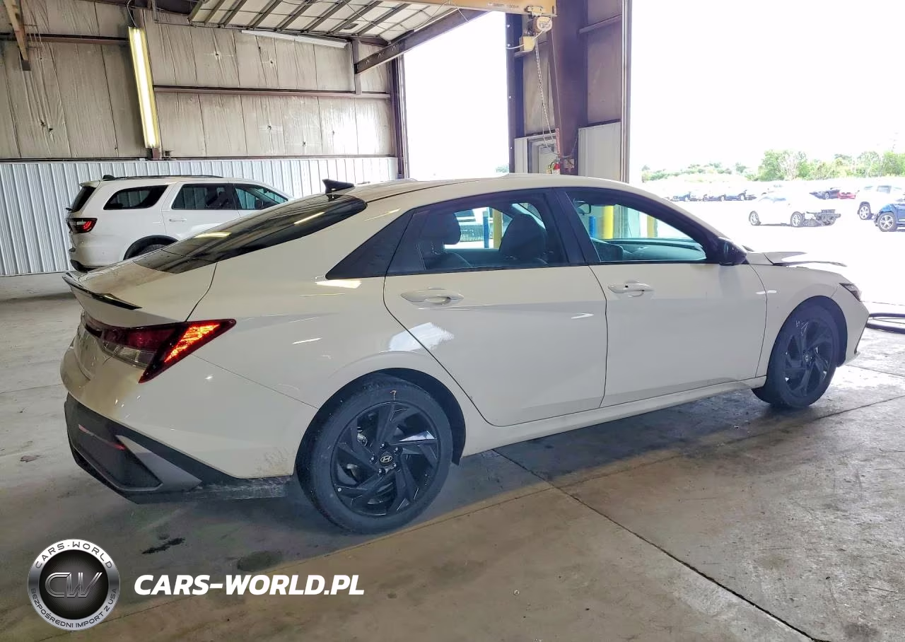 2026 Hyundai Elantra Sel Sport VIN:KMHLM4DG5TU218802 - 3