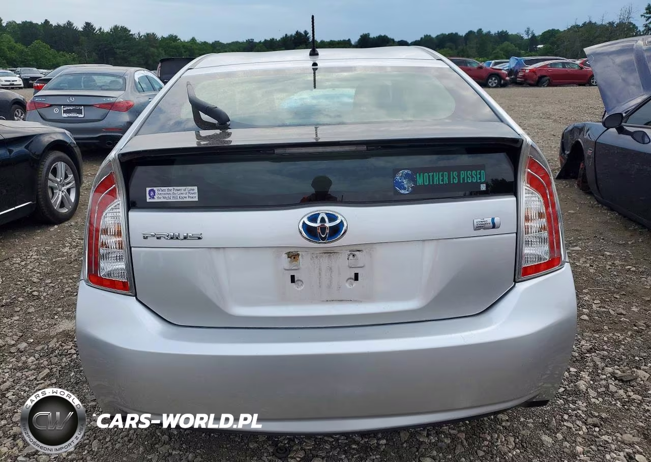 2013 Toyota Prius Two VIN:JTDKN3DU9D1712242 - 6