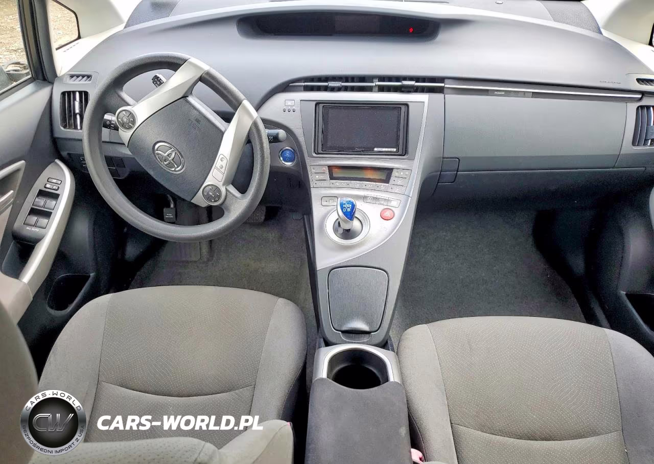 2013 Toyota Prius Two VIN:JTDKN3DU9D1712242 - 8
