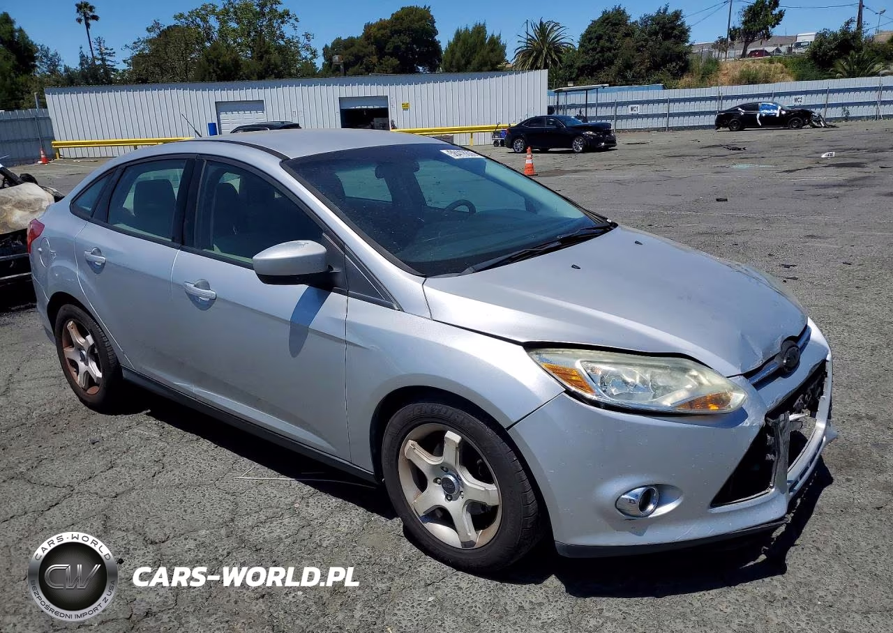 2012 Ford Focus Se VIN:1FAHP3F2XCL108451 - 4