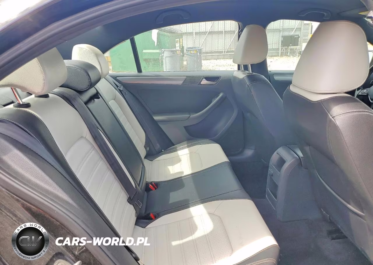 2016 Volkswagen Jetta VIN:3VWD17AJ7GM402827 - 10
