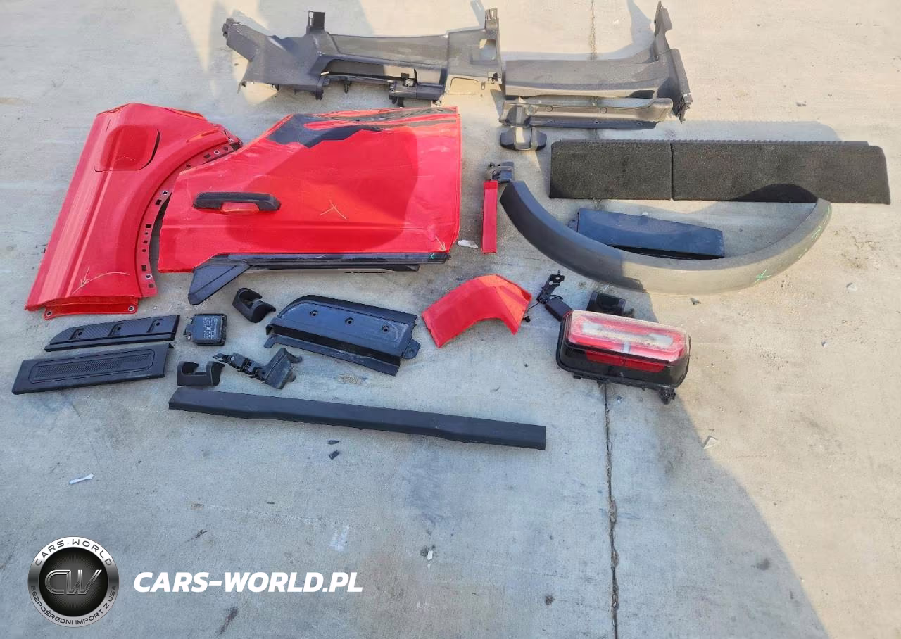 2023 Ford Bronco Base VIN:1FMEE5DP4PLA90625 - 13