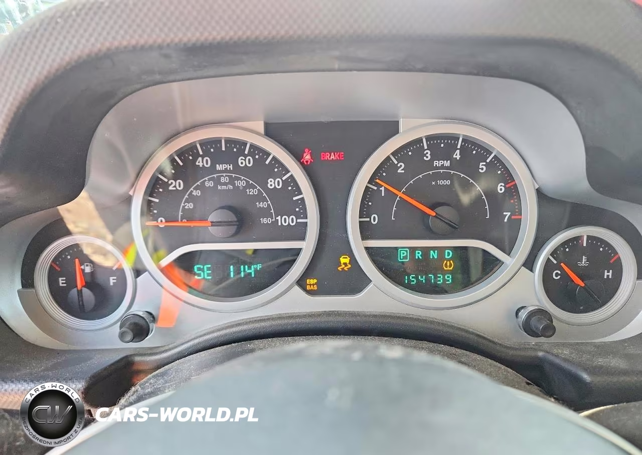 2009 Jeep Wrangler Unlimited Sahara VIN:1J8GA59139L751263 - 9