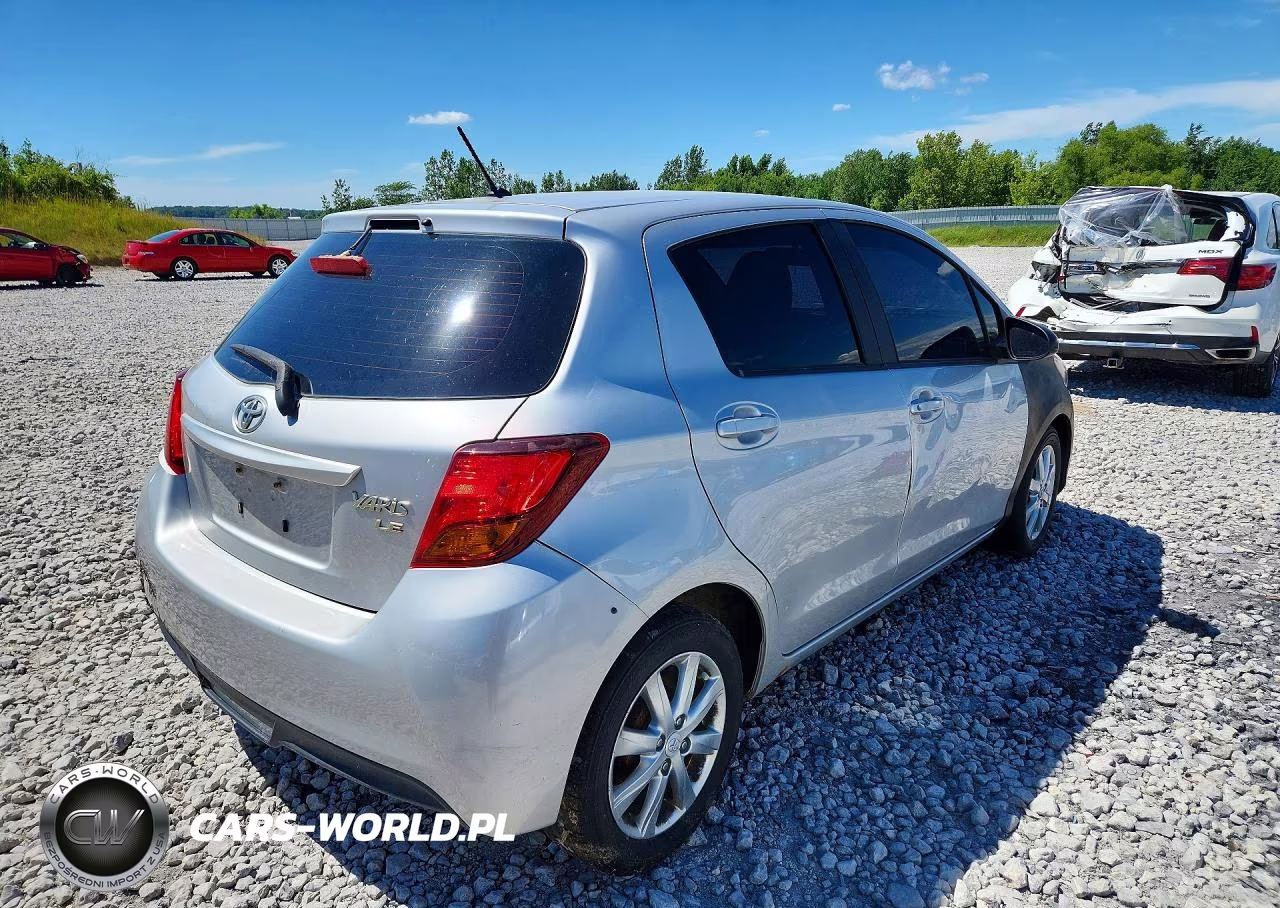 2015 Toyota Yaris 5-Door Le VIN:VNKKTUD39FA024531 - 3