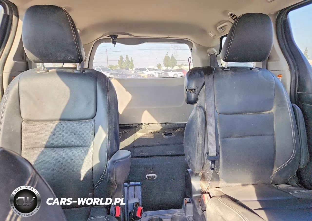 2019 Toyota Sienna Se 8-Passenger VIN:5TDXZ3DCXKS975549 - 10
