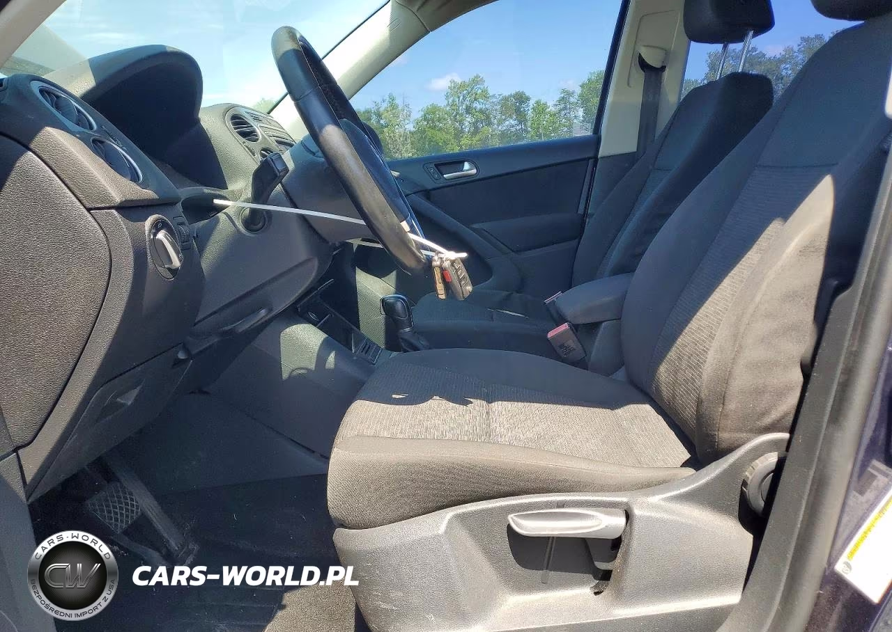 2015 Volkswagen Tiguan S VIN:WVGAV7AX3FW510743 - 7
