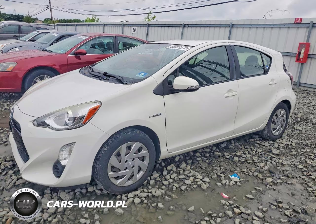 2015 Toyota Prius C Two