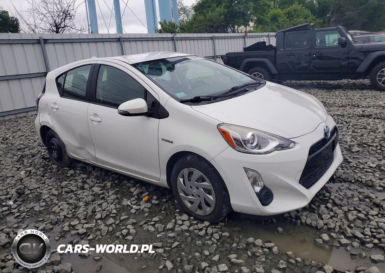 2015 Toyota Prius C Two VIN:JTDKDTB36F1097178 - 4