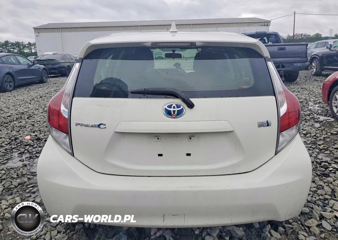 2015 Toyota Prius C Two VIN:JTDKDTB36F1097178 - 6
