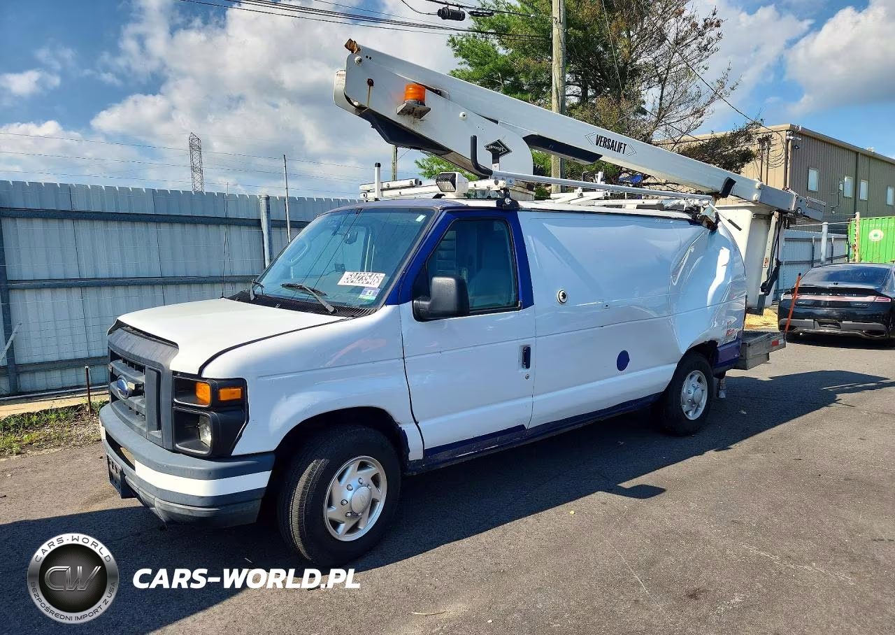2013 Ford E350 Van With Bucket Lift – zdjęcie 1 z 13