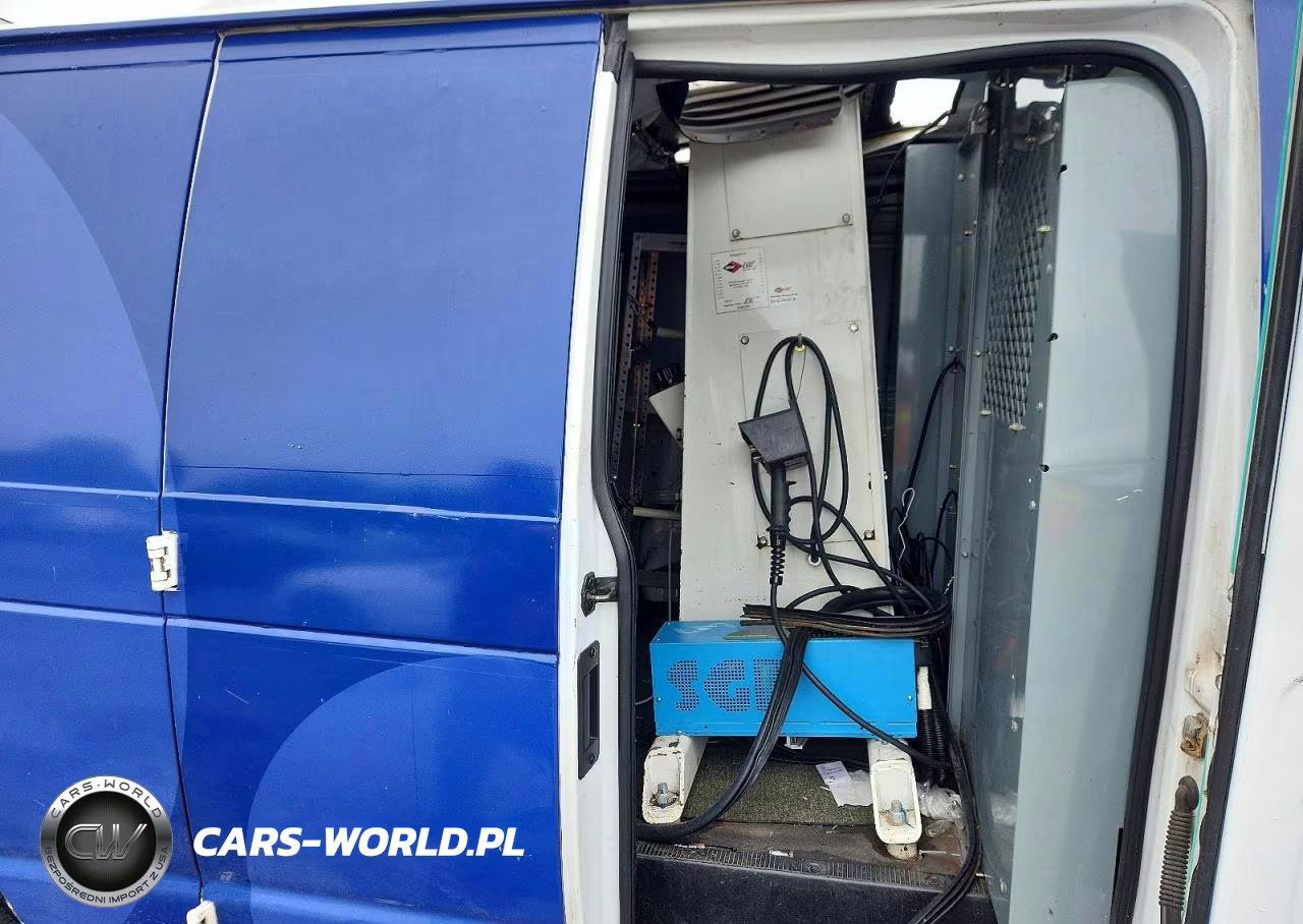 2013 Ford E350 Van With Bucket Lift VIN:1FDSE3EL2DDB07916 - 11