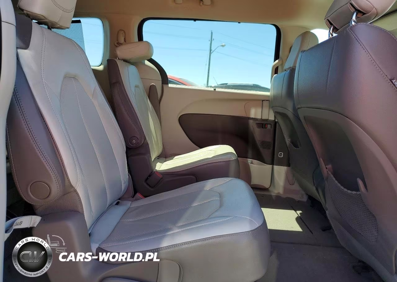 2019 Chrysler Pacifica Touring L VIN:2C4RC1BG4KR721154 - 11
