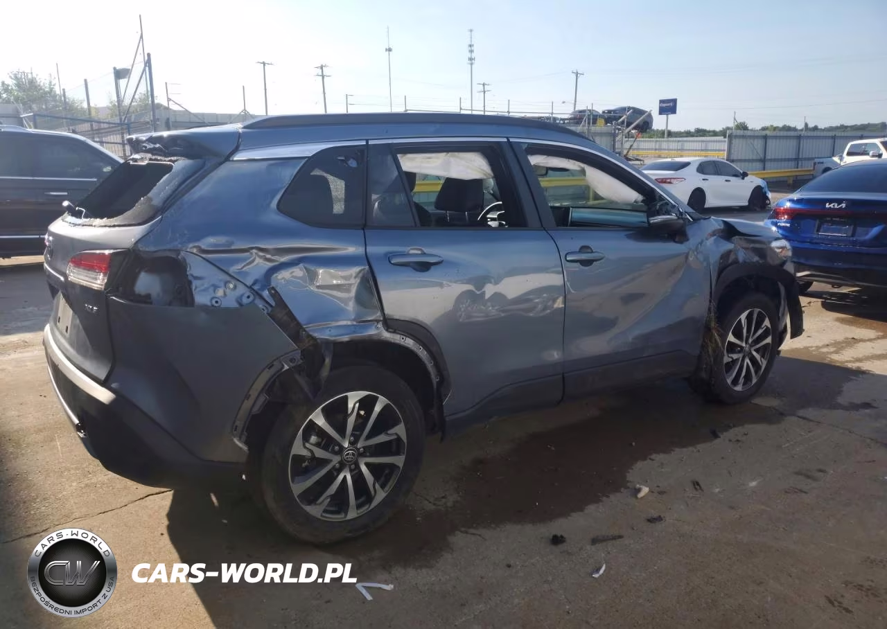 2022 Toyota Corolla Cross Xle VIN:7MUDAAAGXNV034361 - 3