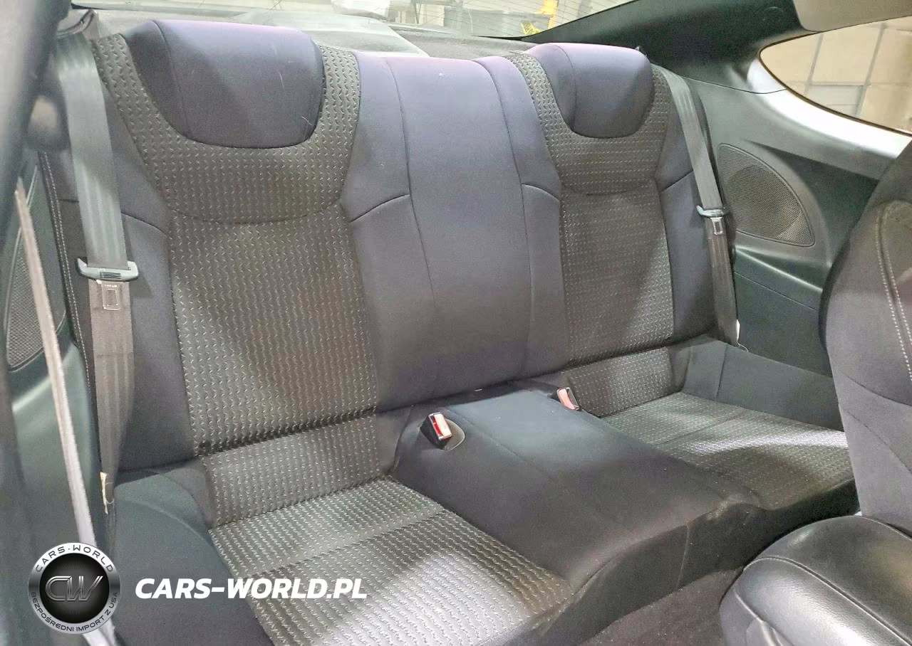 2010 Hyundai Genesis Coupe 2.0T VIN:KMHHT6KD4AU033974 - 10