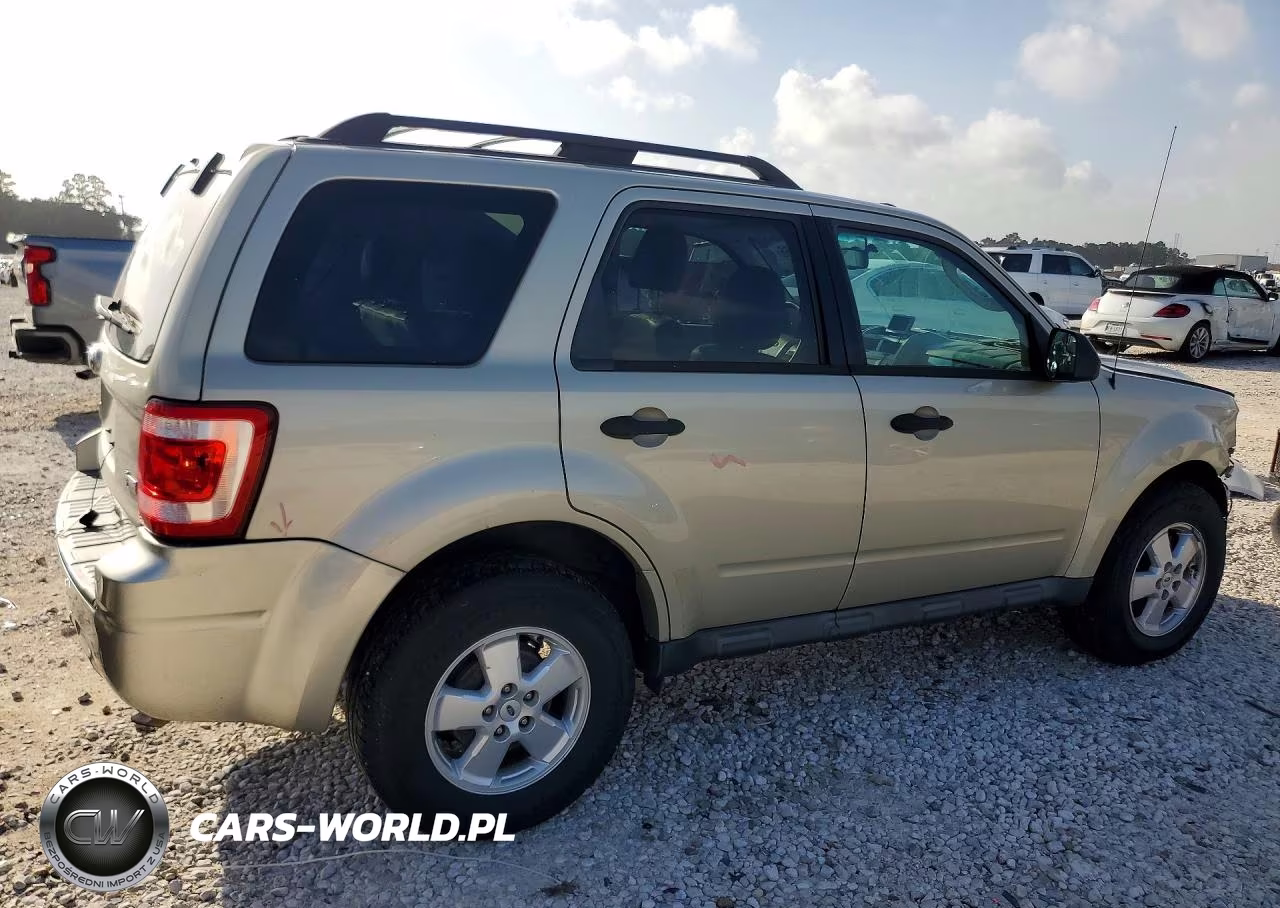 2011 Ford Escape Xlt VIN:1FMCU0DG8BKB72482 - 3