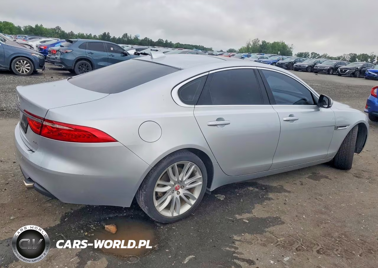 2018 Jaguar Xf Prestige VIN:SAJBE4EV4JCY56098 - 3