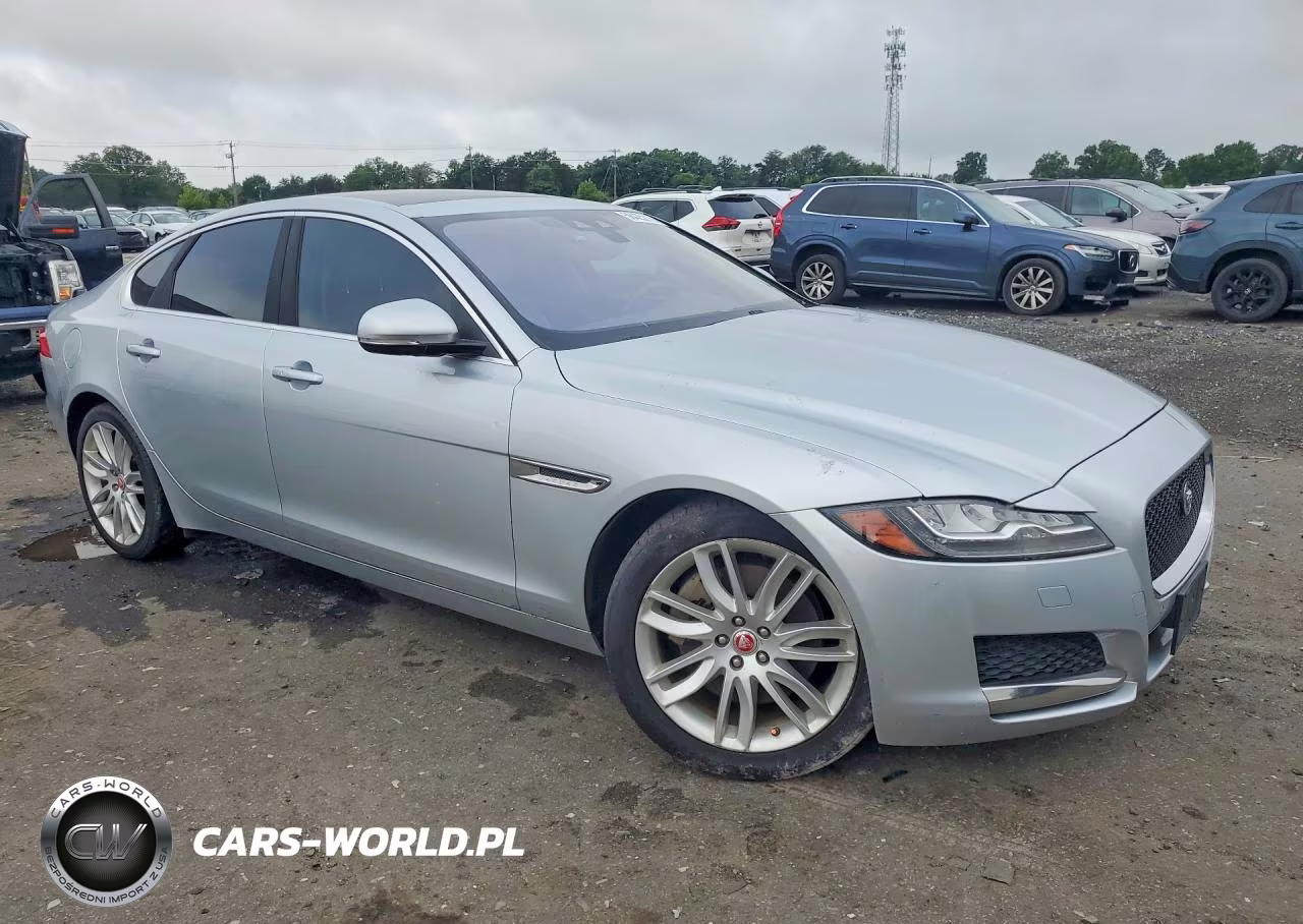 2018 Jaguar Xf Prestige VIN:SAJBE4EV4JCY56098 - 4