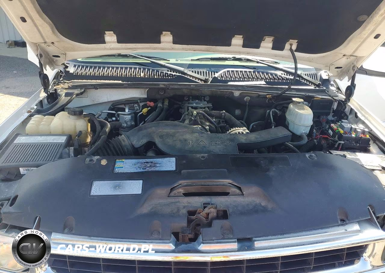 2005 Chevrolet Tahoe VIN:1GNEC13T45R108026 - 12