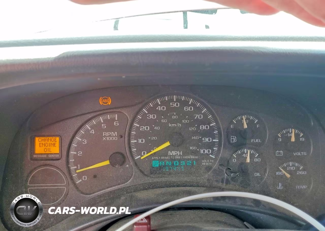 2000 Chevrolet Silverado C1500 VIN:1GCEC19T7YZ194565 - 9