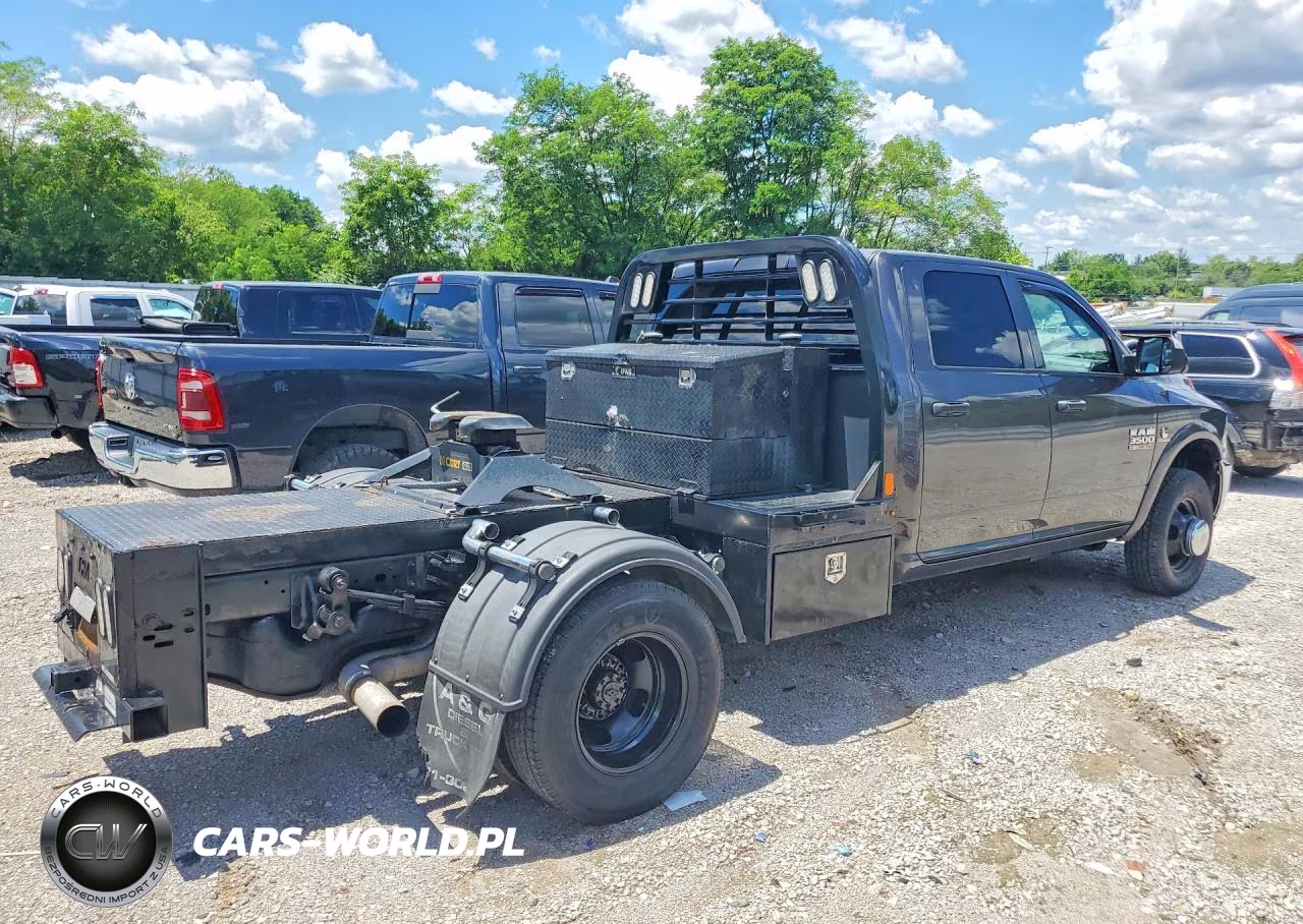 2018 Ram 3500 VIN:3C7WRTCL8JG159727 - 3