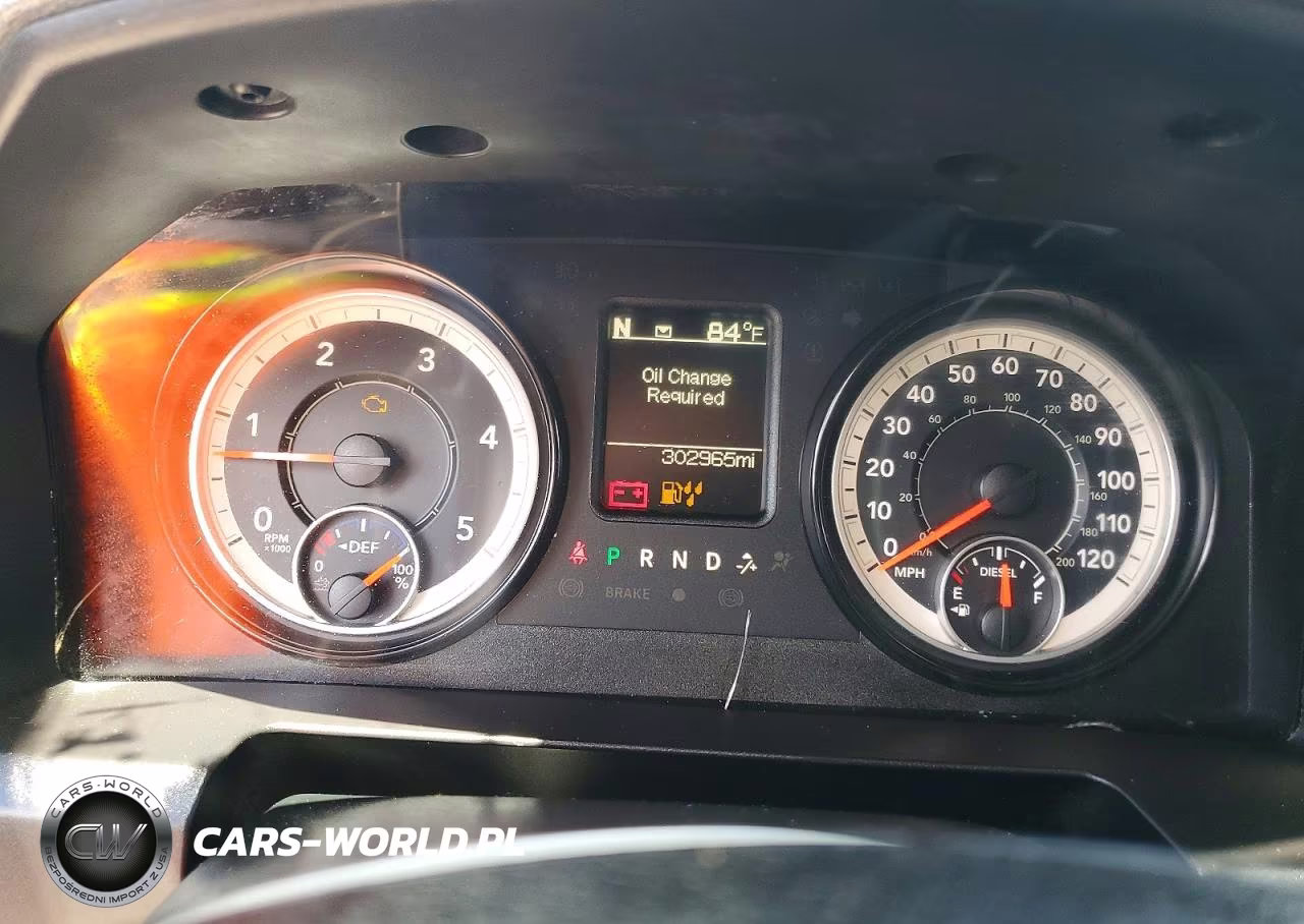2018 Ram 3500 VIN:3C7WRTCL8JG159727 - 9