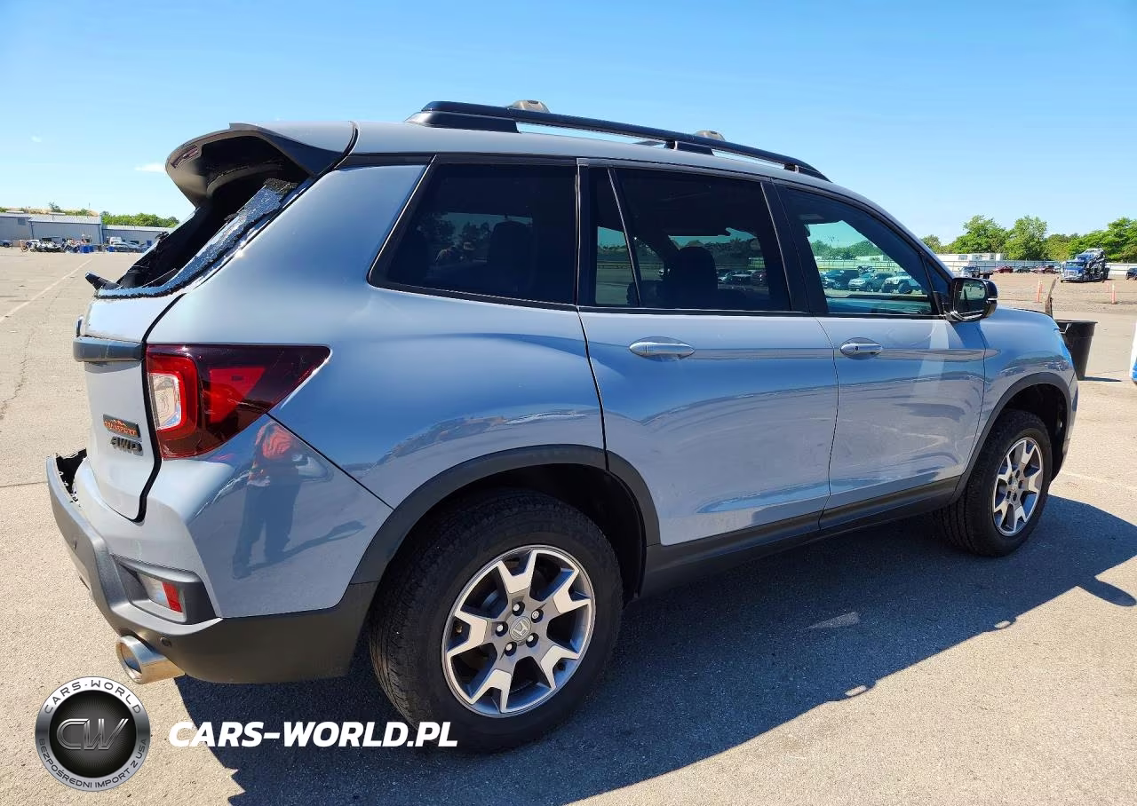2023 Honda Passport Trail Sport VIN:5FNYF8H66PB000833 - 3